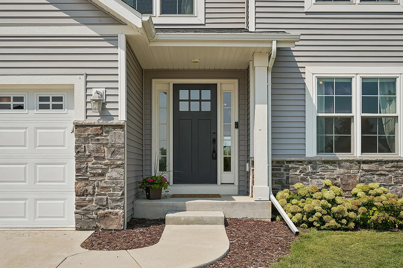 5 bed, 3.5 bath, 2847 sqft, $4,200 — Photo 3