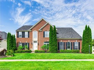 302 Alexander Ct, Akron, OH 44321