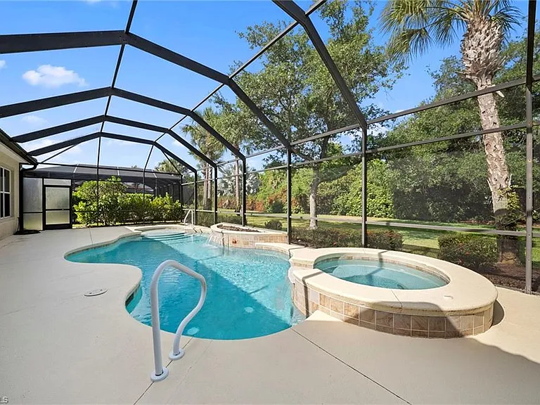 7914 Founders Cir — Photo 18