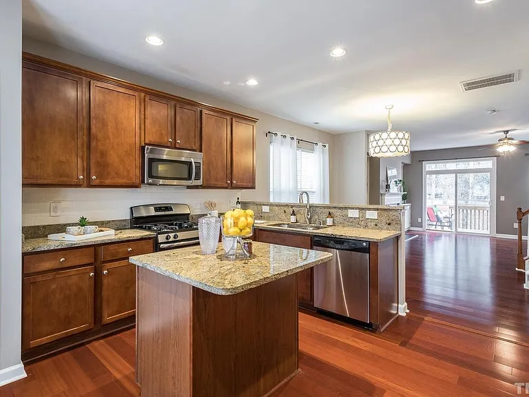 8024 Sycamore Hill Ln — Photo 20