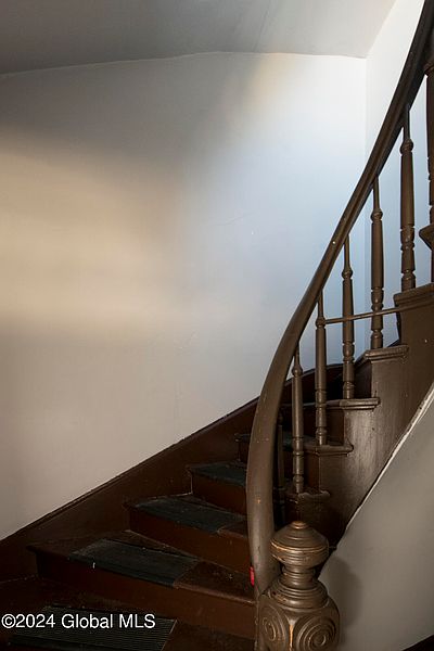 3rd image of 73 Park Avenue