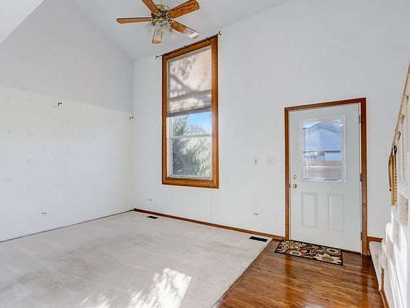 3rd image of 300 W Cherrywood Dr
