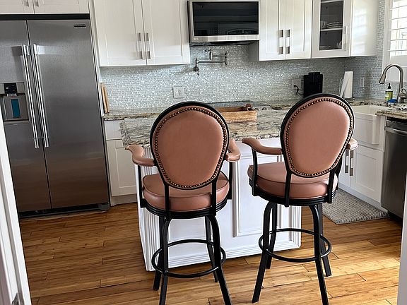 3rd image of 200 N El Mar Dr #204-A