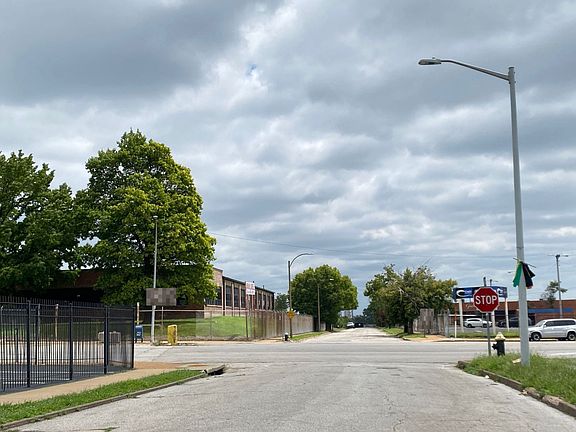5th image of 4235 Dressell Ave