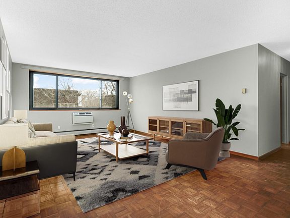 3rd image of 1912 Dupont Ave S APT 405