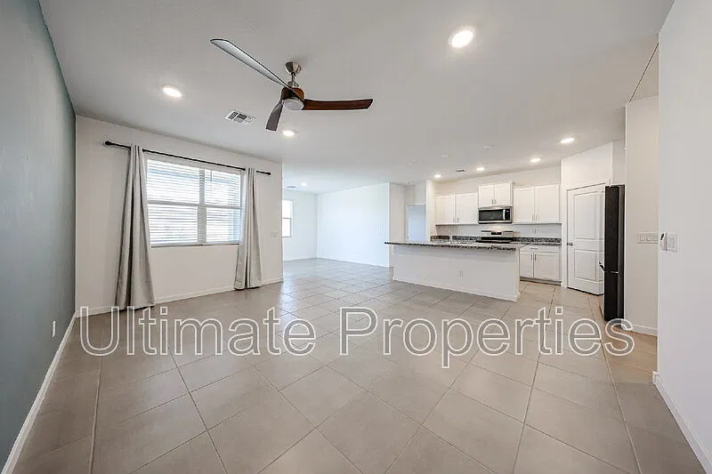 Building Photo - 14466 W Hackamore Dr