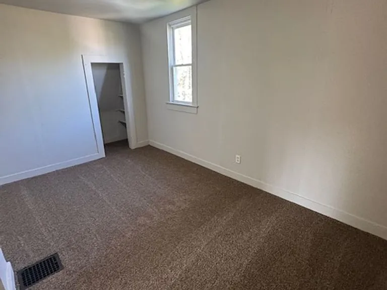 2712 Fox Ave — Photo 8