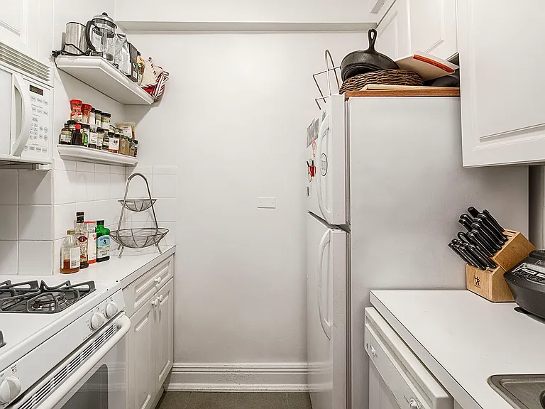 140 E 56th St #10M — Photo 4