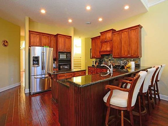 3rd image of 407 Timberwalk Ln