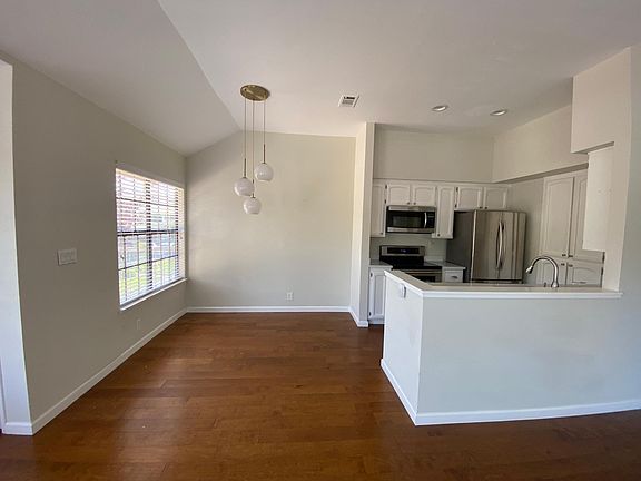 3rd image of 1518 Vista Del Sol