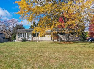 5151 Blossom Dr, Flushing, MI 48433