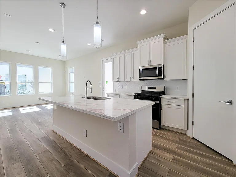 5931 Beall St #A — Photo 7