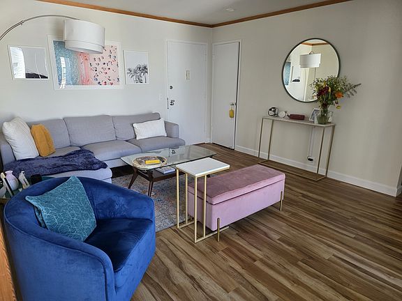 2nd image of 1734 Bay St APT 204