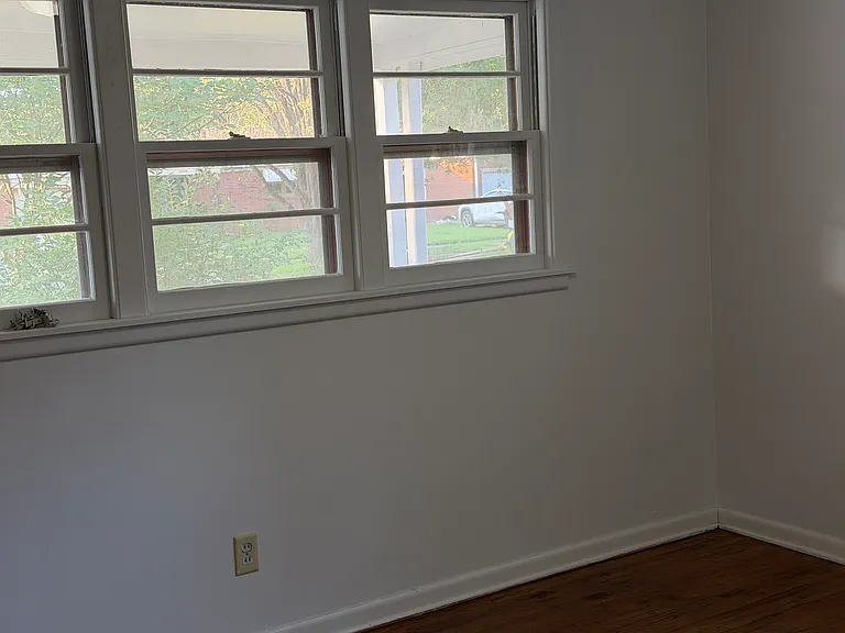 1215 E Donnell Ave — Photo 1