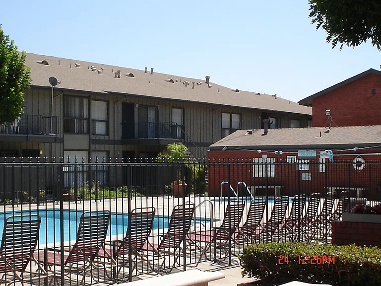 Regency West Apartments — Photo 17