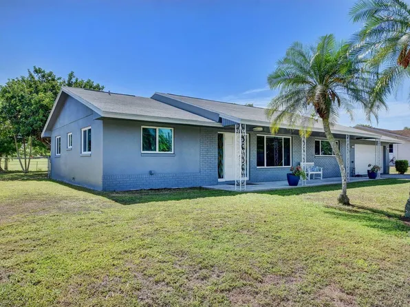 3230 Pebble Beach Dr, Lake Worth, FL 33467