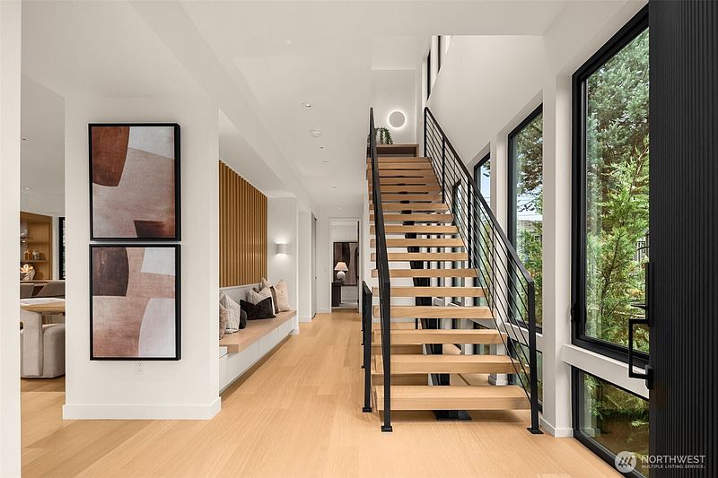 4th image of 6021 Princeton Avenue NE