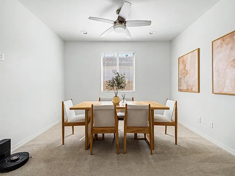 741 E Liberty Ln — Photo 10