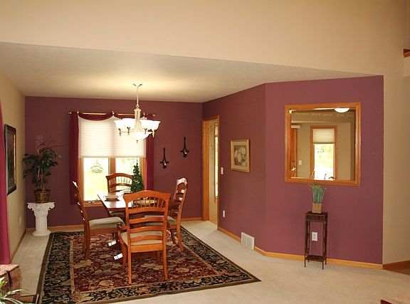 3rd image of 1319 Riverbend Ln