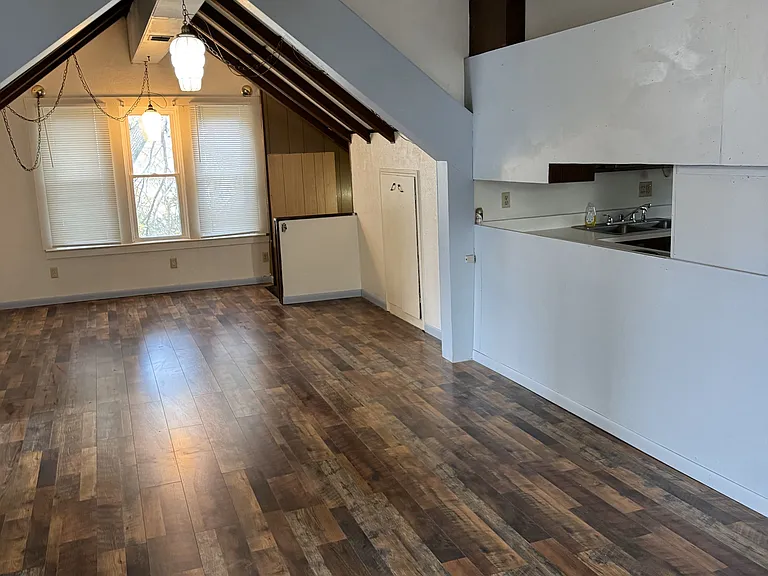 701 1/2 Broad St #C — Photo 5