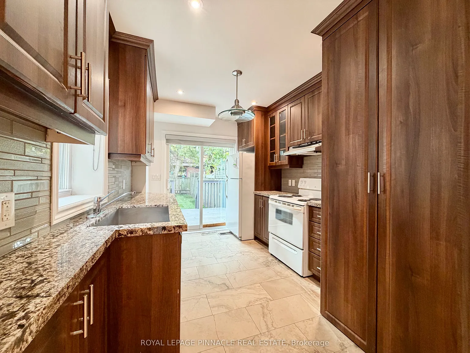 2 bed, $3,200 — Photo 4