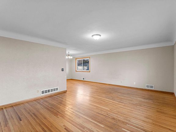 4th image of 1085 Flandrau St