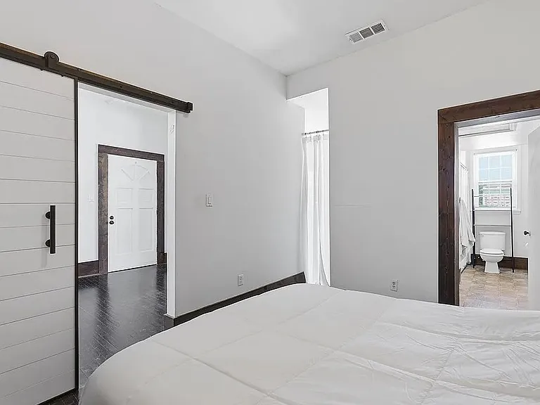 219 Abercorn St #FF3 — Photo 7