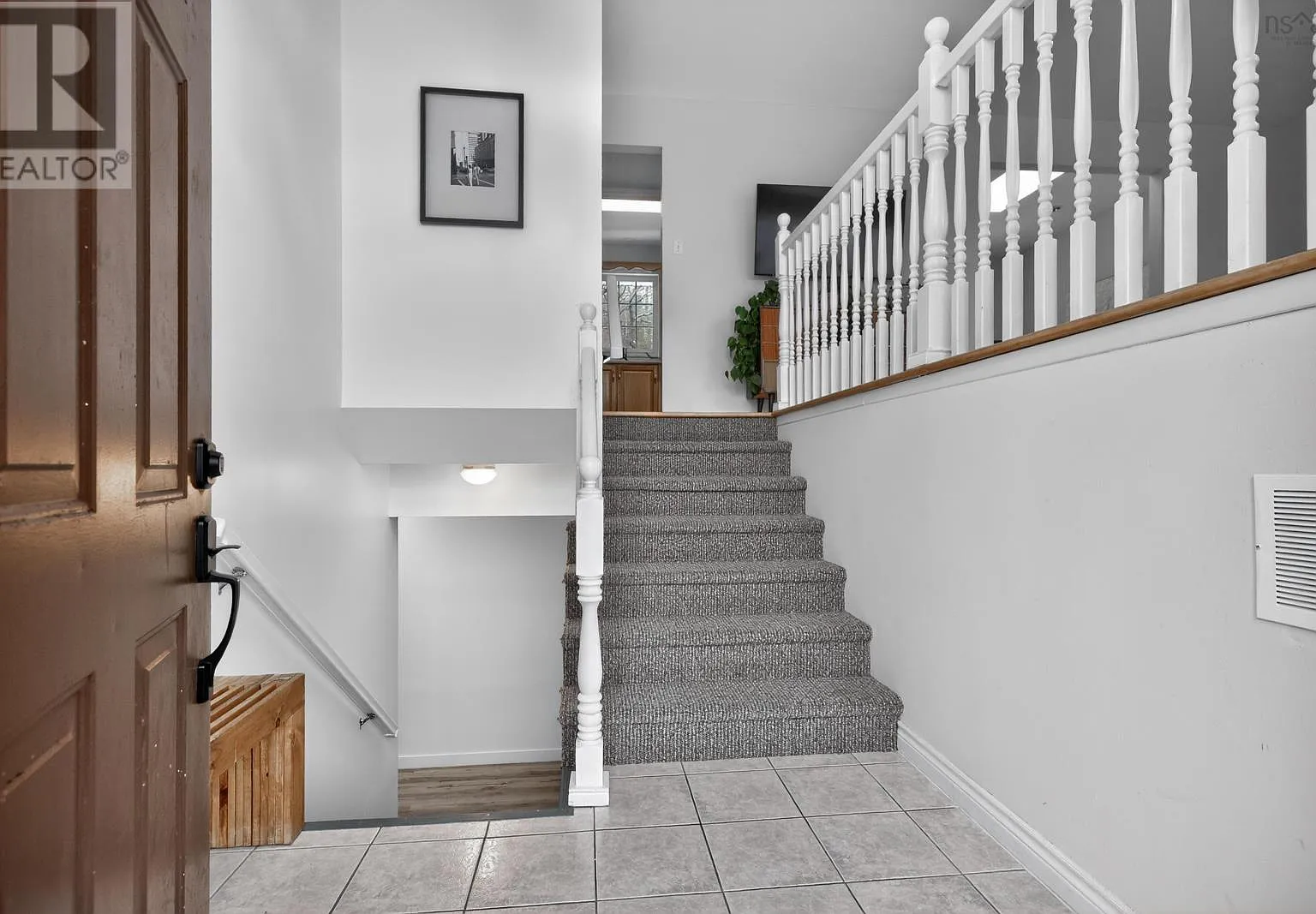 4 bed, 2390 sqft, $3,595 — Photo 3