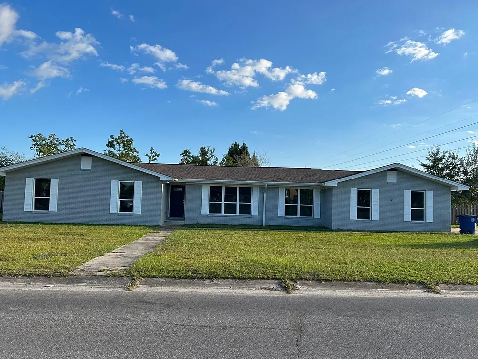 755 Rosemont Dr