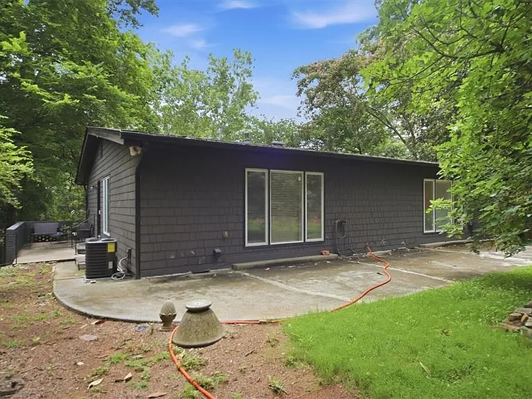 546 Allen Rd NE #B — Photo 33