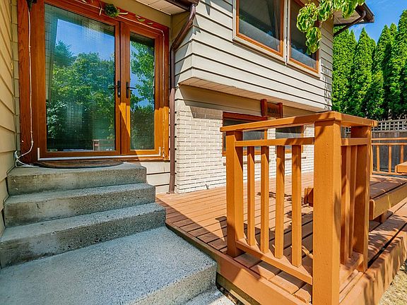 4th image of 32855 Harwood Cres