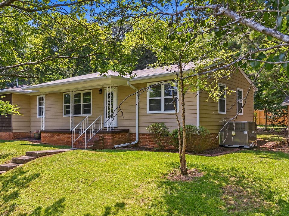 1st image of 3005 Pine Dr NE