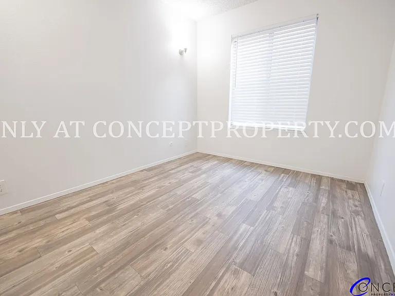 Foothill Terrace — Photo 259