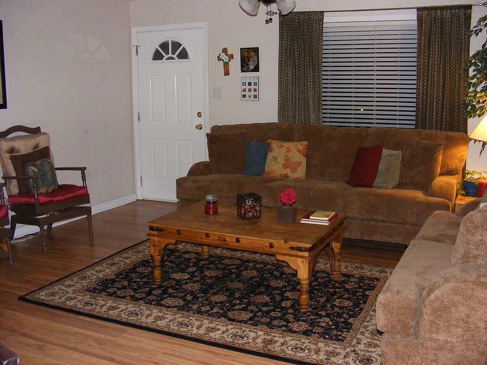 2nd image of 1216 Harrison Ln