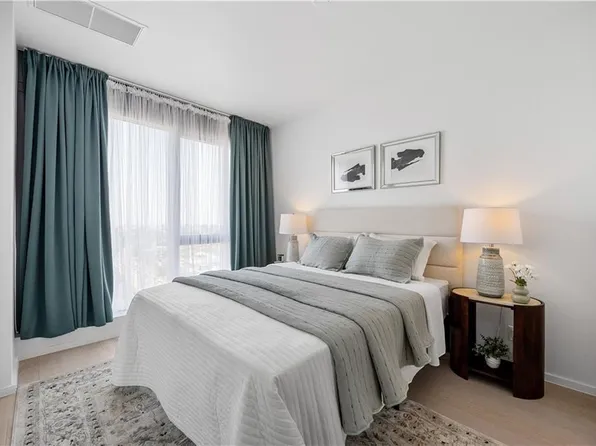 2286 Cropsey Avenue image 4 of 26