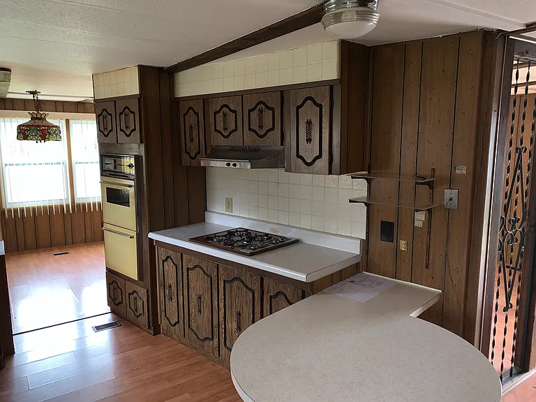 10 Cedar St — Photo 1
