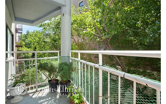 Sold by Douglas Elliman | media 25