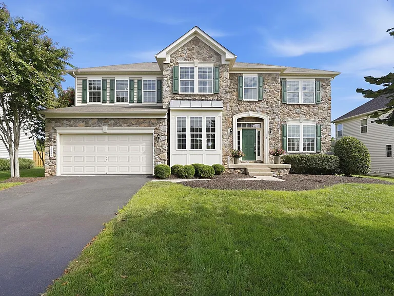42222 Cameron Parish Dr — Photo 2
