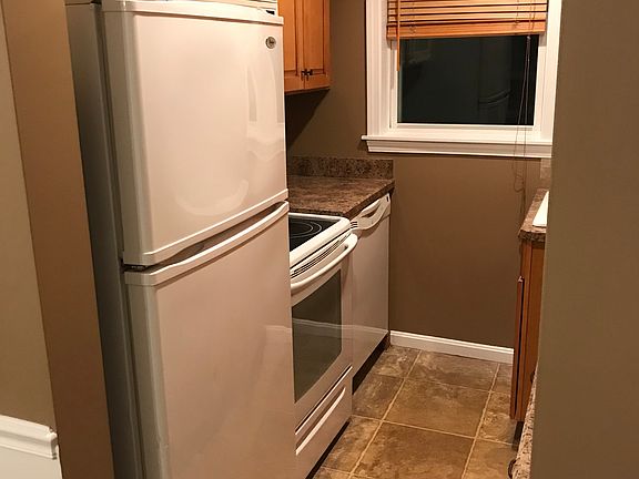 4th image of 10 Lawrence St #8