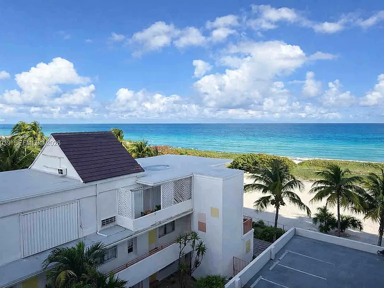 9225 Collins Ave #505 — Photo 8