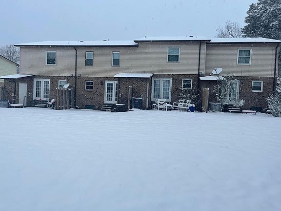 2nd image of 211 Wildwood Dr