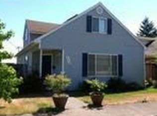 111 E Harrison Ave, Cottage Grove, OR 97424