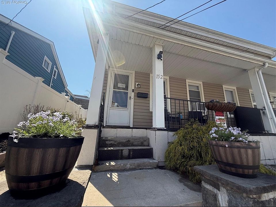 1st image of 152 Oliver Ave