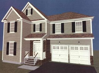 4 Rieder Rd, Edison, NJ 08817