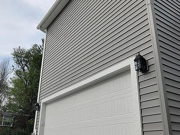 2nd image of 8109 Maxfield Ln