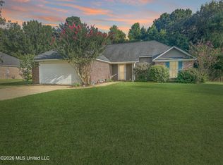631 Southern Oaks Dr, Florence, MS 39073