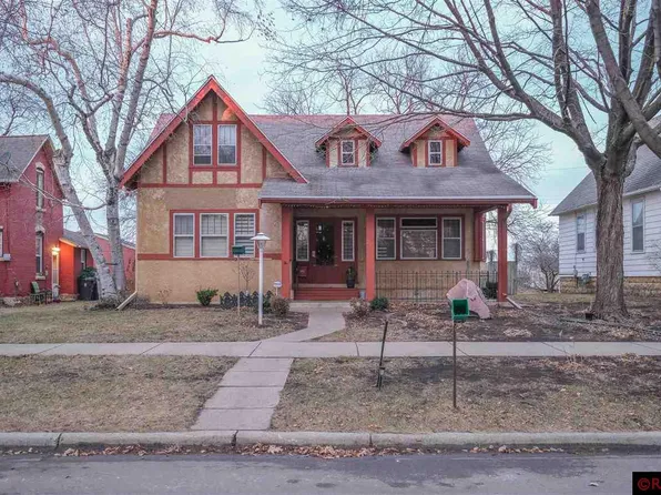 224 W 5th St, Mankato, MN 56001