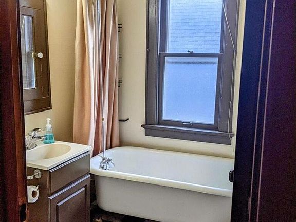 3rd image of 307 E Montana St