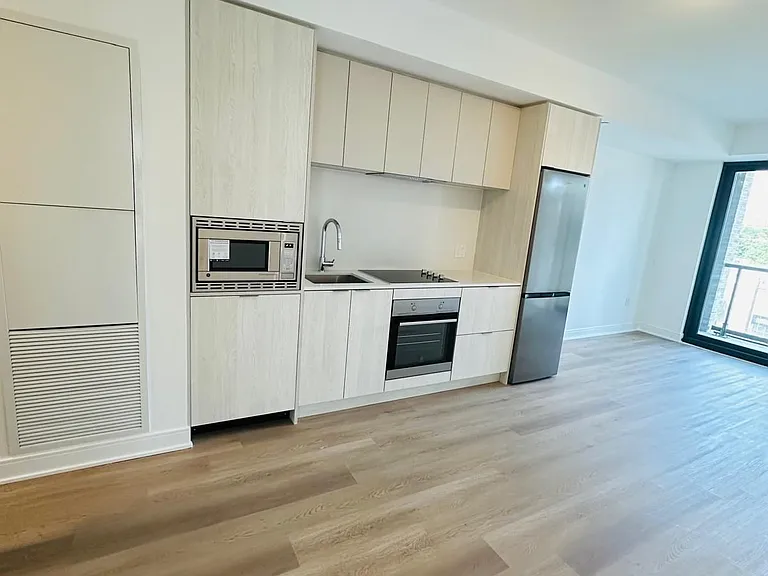 86 Dundas St E #409 — Photo 7