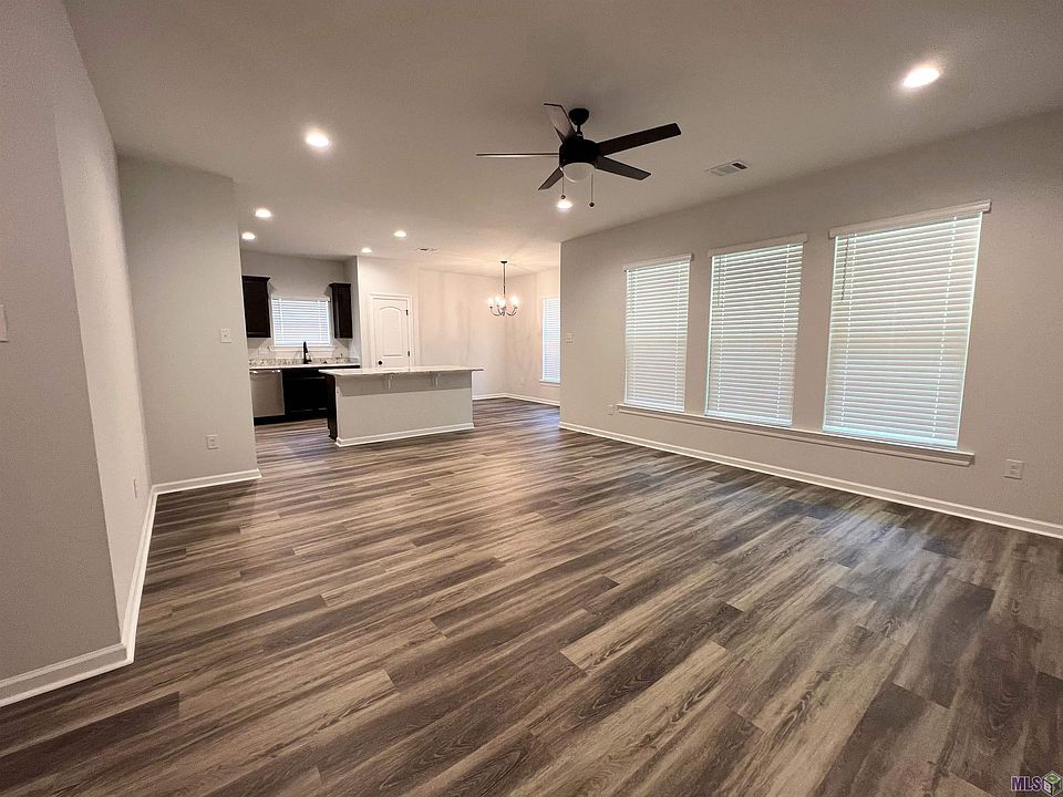 2nd image of 39032 Forestwood Ave